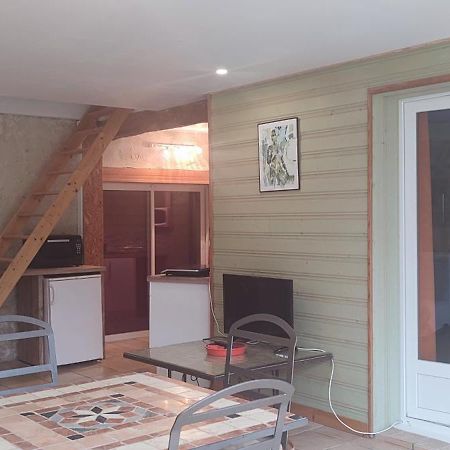 Gite Cosy, Sur Jardin, Terrasse Privee, Parking Au Calme En Rdc Gemozac Экстерьер фото