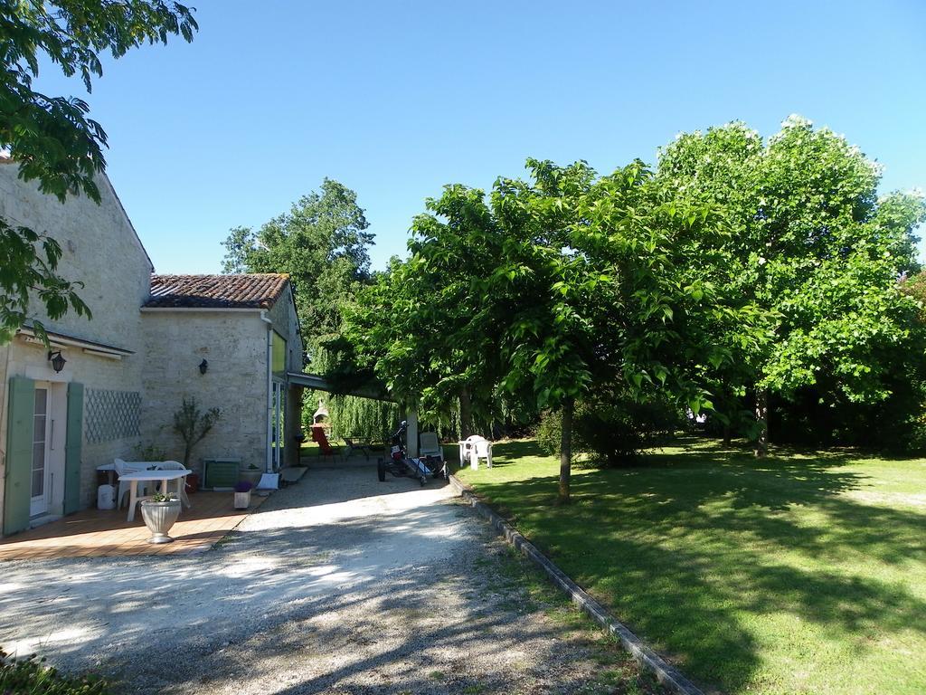 Gite Cosy, Sur Jardin, Terrasse Privee, Parking Au Calme En Rdc Gemozac Экстерьер фото