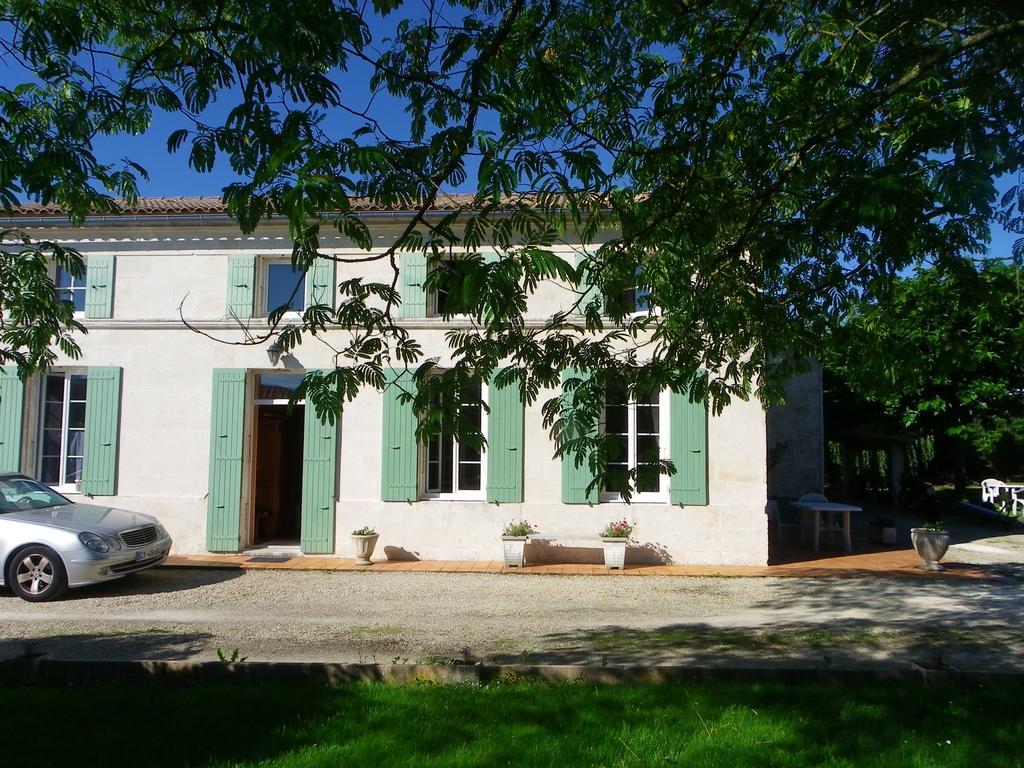 Gite Cosy, Sur Jardin, Terrasse Privee, Parking Au Calme En Rdc Gemozac Экстерьер фото
